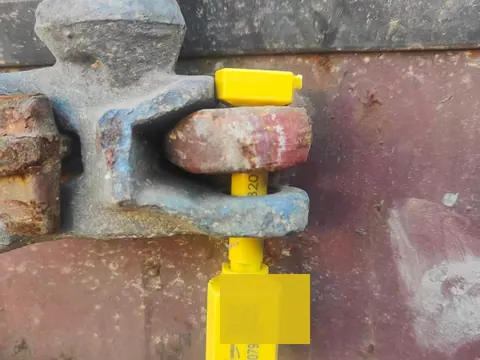 Container seal photo for rockfall netting shipment proof