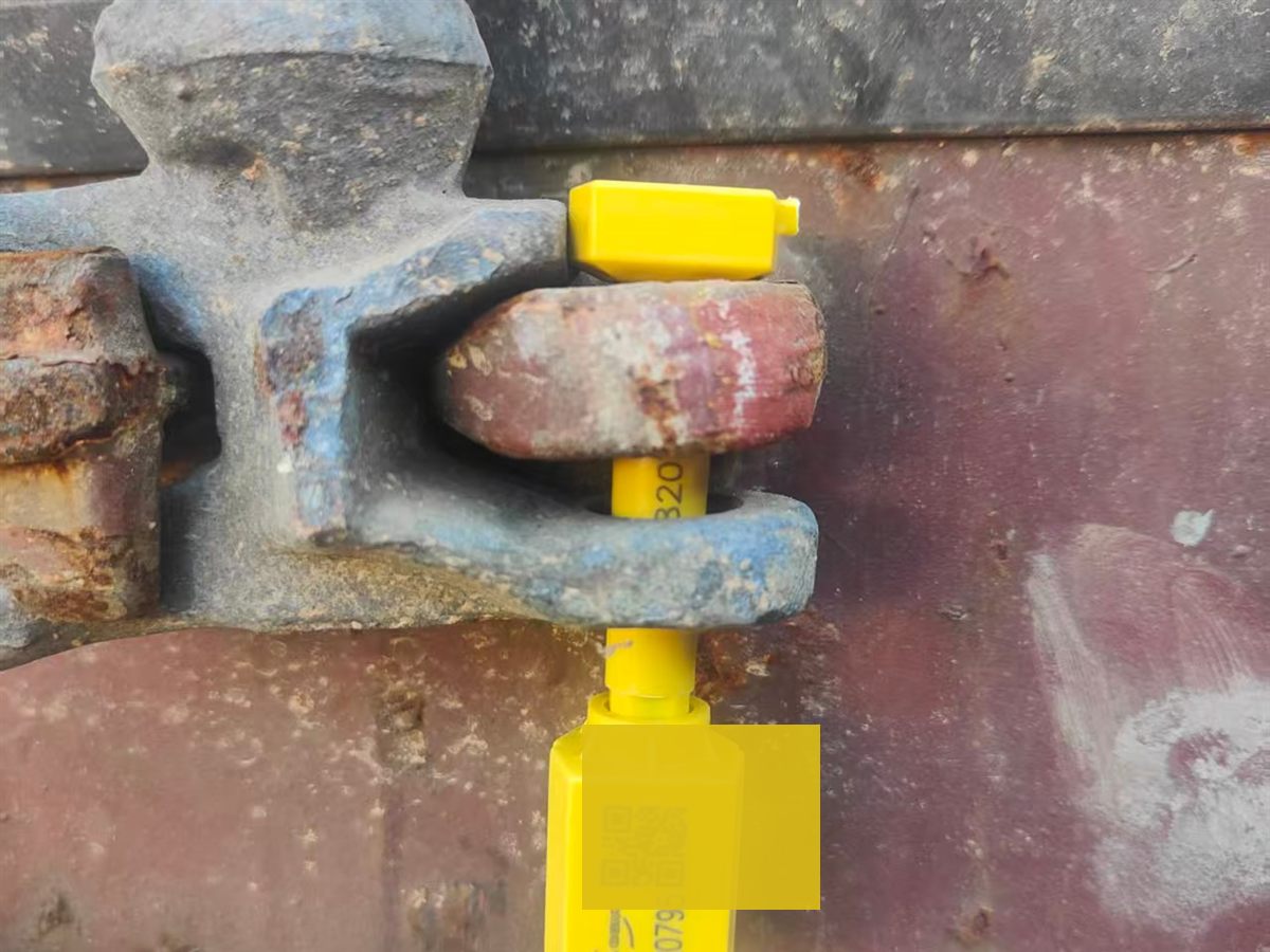 Container seal photo for rockfall netting shipment proof