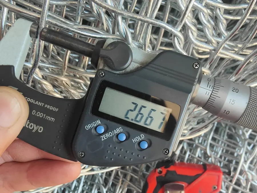 Rockfall netting wire diameter measurement before order confirmation