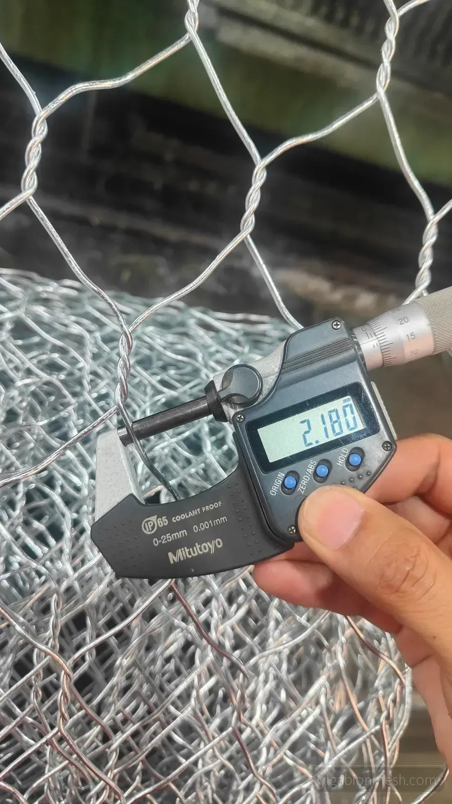 2.2mm hot dipped galvanized rockfall netting wire measurement
